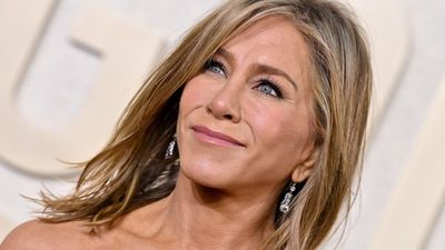 Jennifer Aniston Shows How To Turn Your Home Bar Into a Destination, Not An Afterthought – It's A Masterclass in Designing for Entertaining