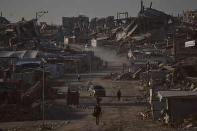 Gaza faces uncertain future as Palestinians and Israelis mark 1,000 days of war