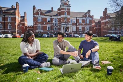 Pre-uni nerves? How to connect at the University of Greenwich