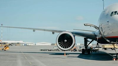 This is how to get affordable last-minute flights, according to Skyscanner
