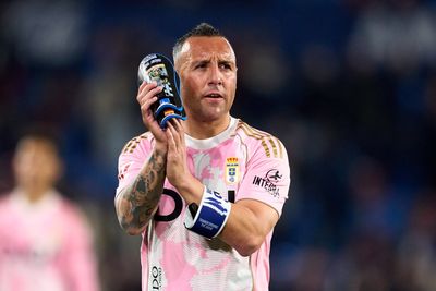 Former Arsenal and Spain star who almost lost his foot announces retirement at 41