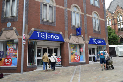Former WH Smith Chain on Brink of Collapse: £8M Shortfall Threatens 4,700 Jobs and 150 Stores