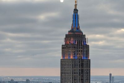 Russian Daredevil Couple Face Criminal Charges After Scaling The Empire State Building