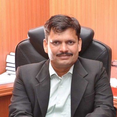 Two-wheeler exports and EV adoption signal strong consumer resilience: Sachin Relekar, Axis MF