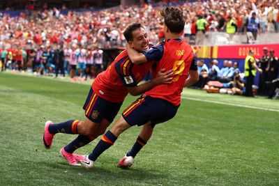 Spain vs Austria LIVE: Oyarzabal brace eases European champions through World Cup last 32