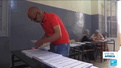 Algerians vote in parliamentary elections