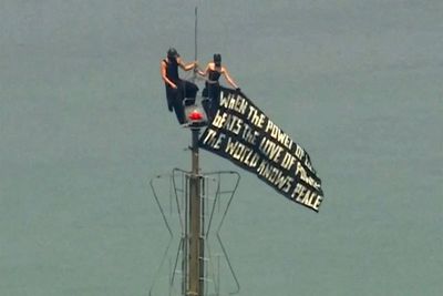 NYPD chopper pilot’s sarcastic reaction to Empire State Building climbers: ‘Two geniuses’