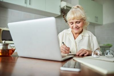 Retirees With Freelance Income: 6 Records Worth Keeping