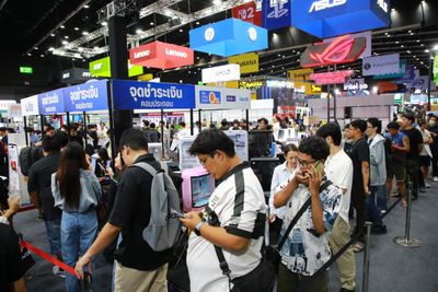 Computer buyers shrug off price hike