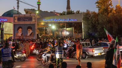 Hundreds gather at Khameni funeral site ahead of Saturday opening
