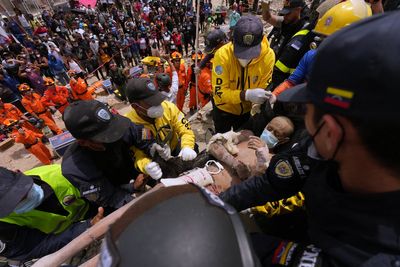 Rescue efforts continue in Venezuela and other top photos from Latin America and the Caribbean