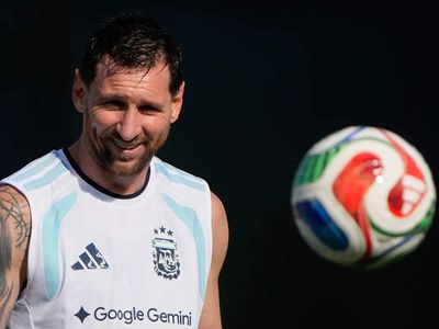 After Cristiano Ronaldo’s knockout breakthrough, spotlight turns to Lionel Messi as Argentina face Cape Verde