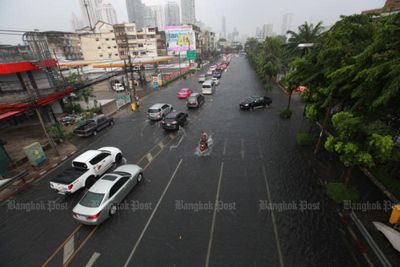 Bangkokians hope for dry capital from winning governor