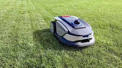 I tested Sunseeker S4 robot lawnmower for a month and my yard hasn't looked this good in years — with one exception