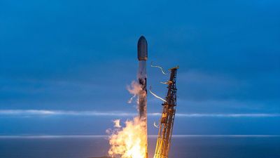 SpaceX Falcon 9 rocket launches 24 Starlink satellites from California (video)