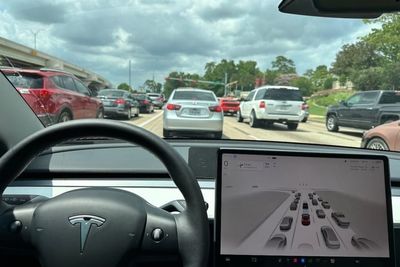 Gary Black Targets Elon Musk's Self-Driving Efforts as Rivian Stock Rally Shows no 'Newfound Infatuation' with Autonomous Vehicles, FSD