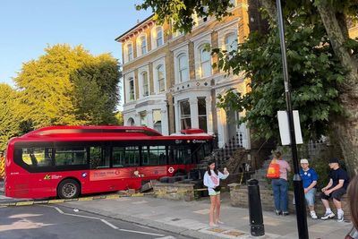 London bus crashes into house in Notting Hill