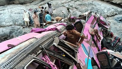 Overcrowded bus plunges into ravine in southwest Pakistan, killing 40 passengers