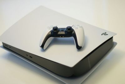 'Corporate Greed': Gamers Livid as PlayStation Ends Physical Game Discs in 2028