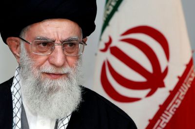 Iranian leaders pay last respects to Khamenei