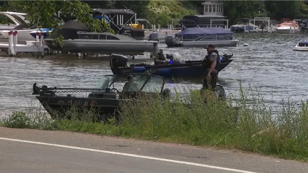 7 rescued as boat capsizes on Wisconsin lake; 3 children dead