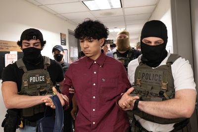 ICE Kept Arresting Immigrants at Manhattan Courts After Judges Said Stop, New Filing Says