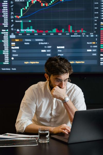 Wall Street Week Ahead: Investors look for Fed rate clues, earnings signs as tech wobbles
