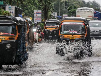 Mumbai weather: IMD issues 'red alert' as financial capital braces for heavy rains