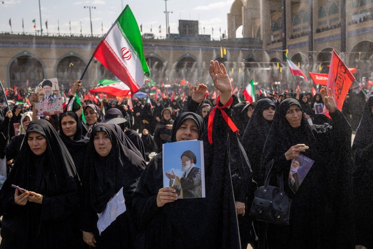 Mourners chant for revenge as dayslong funeral of Iran's slain leader begins