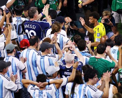 World Cup 2026: England get hostile reception in Mexico City as last 16 begins; Cape Verde give huge scare to Argentina – as it happened