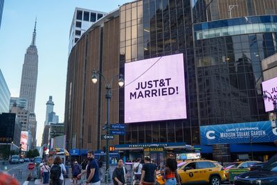 Who were the celebrity guests at Taylor Swift’s wedding?