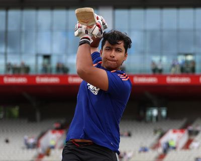 England beat India by four wickets in second T20 international – as it happened