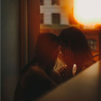 What The Invite Gets Right About Open Relationships, According to the People Living Them