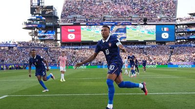 World Cup 2026: Mbappé sends Les Bleus into quarterfinals after hard-fought win over Paraguay