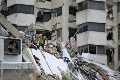 'I'm going with him': families fear for bodies of Venezuela's quake dead