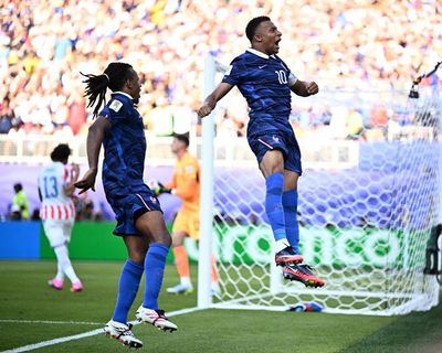 Mbappé and France ditch ‘tuxedos’ to play ‘dirty football’ and beat Paraguay