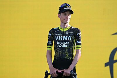 Tour de France GC standings – Jonas Vingegaard delivers first blow to Tadej Pogačar, taking yellow jersey on stage 1