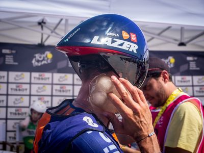 UCI bans ice socks in skinsuits at the Tour de France