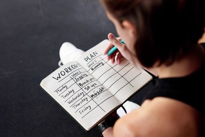 Don’t let the fitness industry fool you – here’s how to spot bad advice online, according to experts
