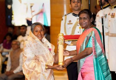She couldn't read Sanskrit, yet this Padma Shri awardee spent over two years weaving the entire Bhagavad Gita on a 284-foot-long cloth