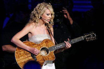 Taylor Swift’s favourite teacher and one-time security guard dies on her wedding day