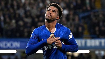 ‘Open to Leaving’—Man Utd’s Midfield Answer Could Be at Chelsea