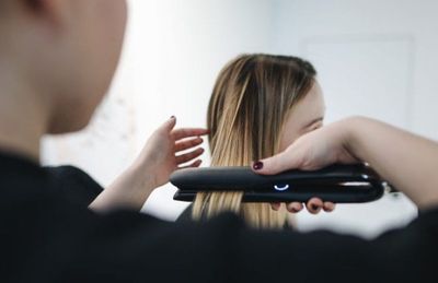 Hair Straightener Use Linked to Higher Uterine Cancer Risk – What Frequent Users Should Know