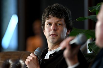Jesse Eisenberg shoots down ‘silly’ idea of leaving US over Trump