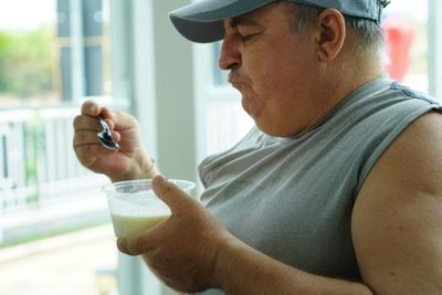 Study Finds 12-Week Lifestyle Program Linked to 2.2% Slower Biological Aging Marker in Men Over 50
