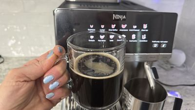 I tested the Ninja AutoBarista Pro, and its smart Grind iQ feature demystifies grind settings so you don’t have to master coffee science for a decent latte