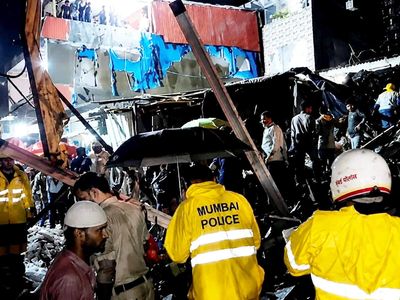 Six killed, one injured in Mankhurd chawl collapse amid heavy rain in Mumbai; rescue ops underway
