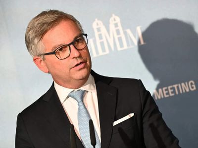 European Union vows more support to resolve new border check woes after airlines warning