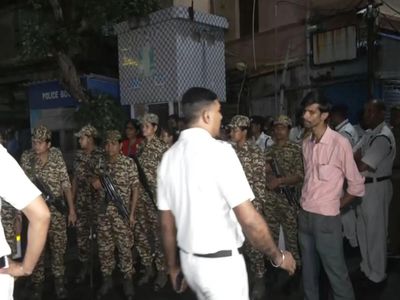 Police forces remain outside Mamata Banerjee's residence ahead of Baruipur visit after 11-year girl's rape & murder