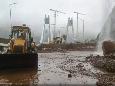 Pune Expressway reopens for traffic after debris and water clearance; vehicular movement restored